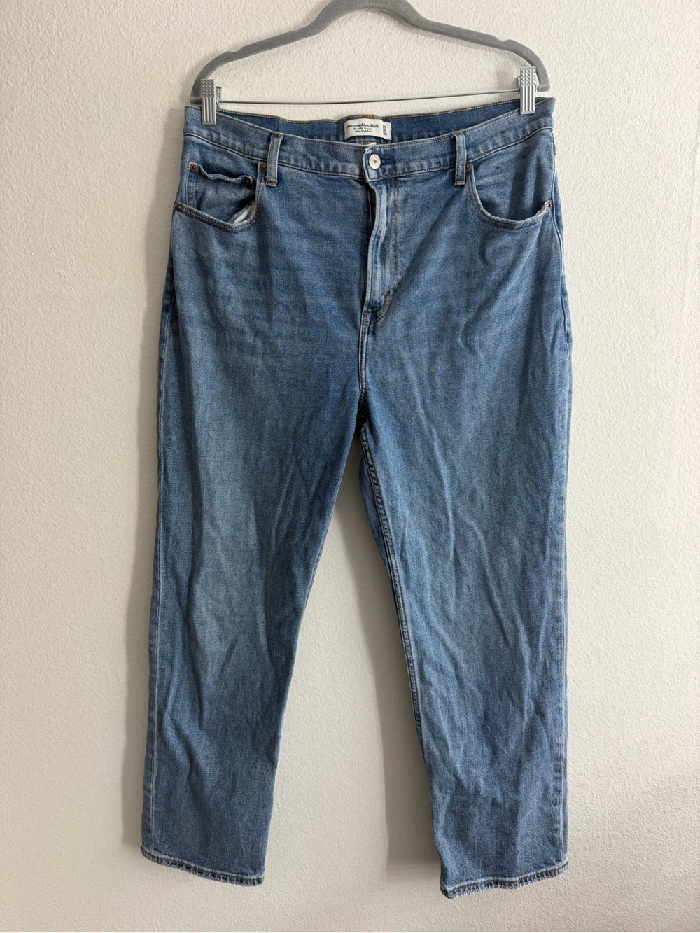 Abercrombie & Fitch Women’s Ankle Straight Ultra High Rise Denim Jeans 33/16L